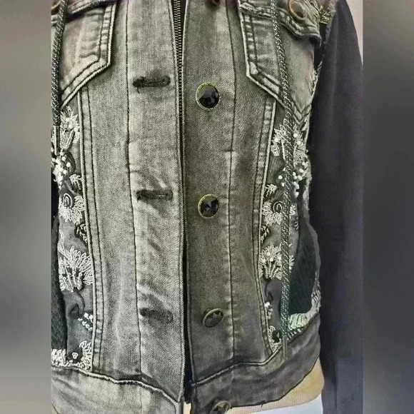 DESIGUAL denim jacket with sporty cuffs. Size 34 (size 2  US) - Picture 4 of 13